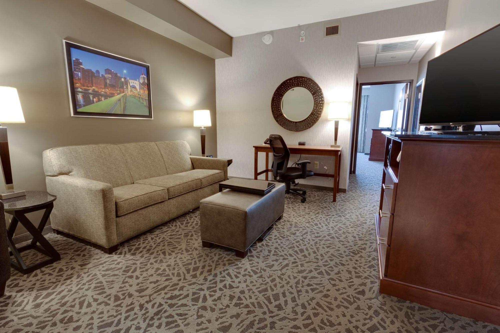 Drury Inn & Suites Pittsburgh Airport Settlers Ridge Экстерьер фото